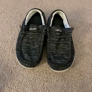 Wally Youth Hey Dude size 4-5Y.  Stretch Black, Black/white Hey Dudes.